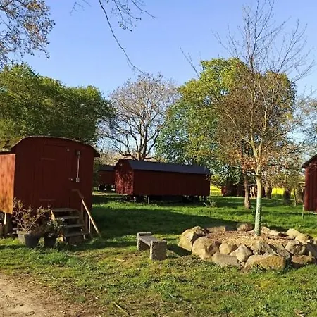 Hotel Schäferwagen auf dem Biogut-Saalkow Gustow  Exterior foto