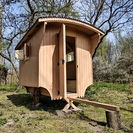 Hotel Schäferwagen auf dem Biogut-Saalkow Gustow  Exterior foto