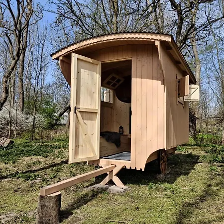 Hotel Schäferwagen auf dem Biogut-Saalkow Gustow  Exterior foto