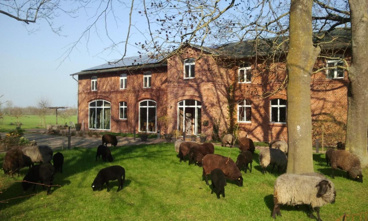 Campsite Schaeferwagen Auf Dem Biogut-saalkow Gustow (Vorpommern-Rugen)